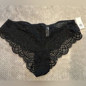 Old Navy lace panties - Medium in Black; NWT